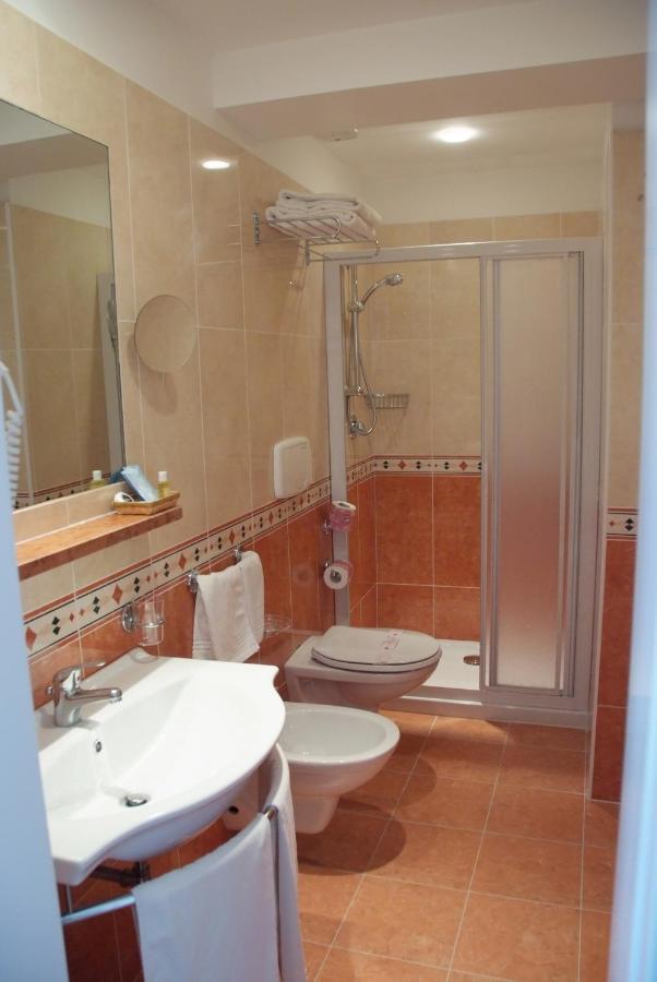 ריצ'יונה Hotel Marilena מראה חיצוני תמונה