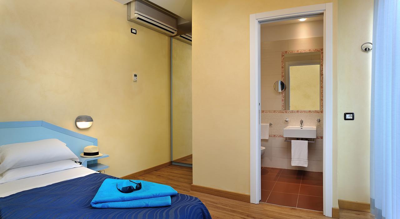 ריצ'יונה Hotel Marilena מראה חיצוני תמונה