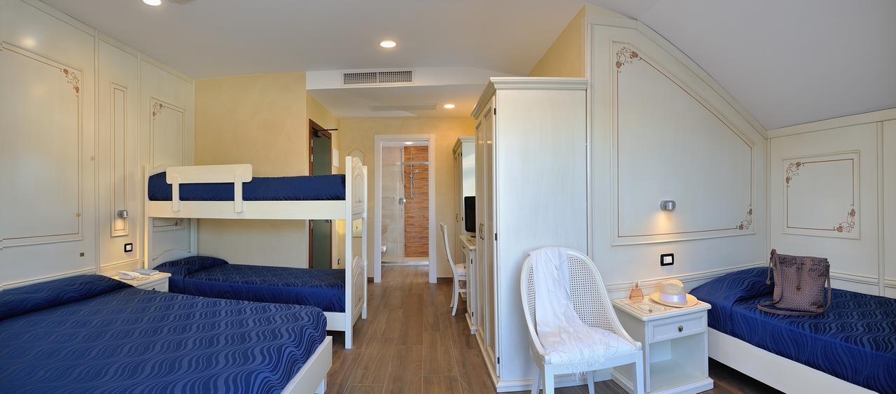 ריצ'יונה Hotel Marilena מראה חיצוני תמונה