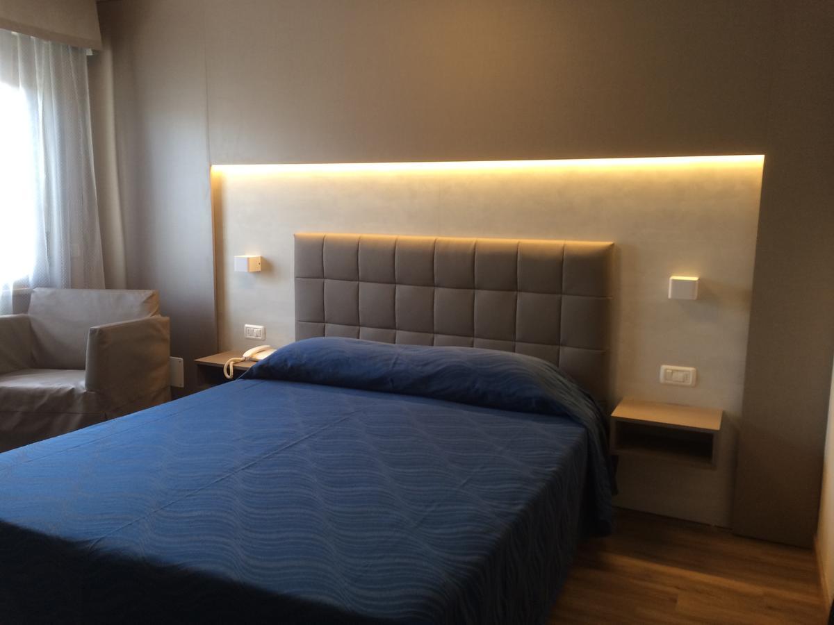 ריצ'יונה Hotel Marilena מראה חיצוני תמונה
