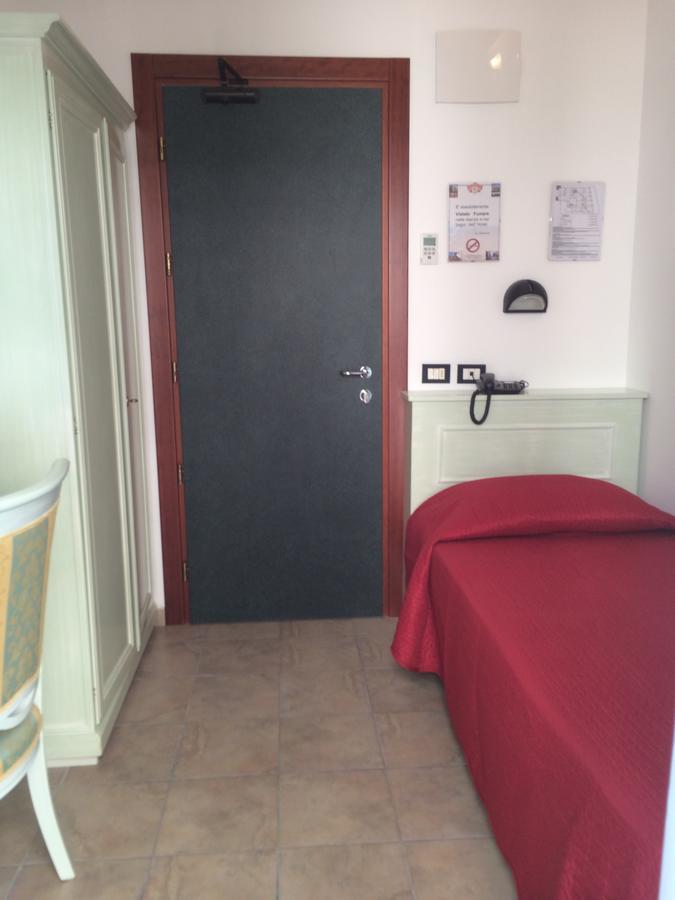ריצ'יונה Hotel Marilena מראה חיצוני תמונה