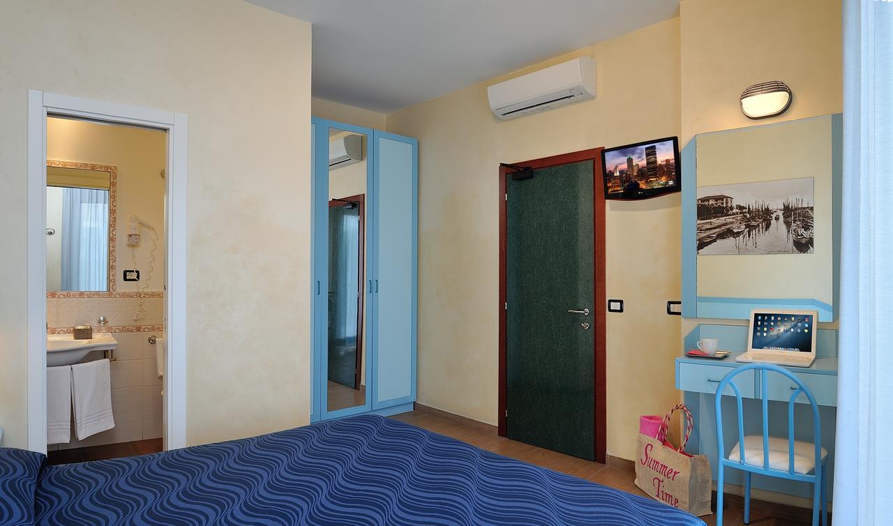 ריצ'יונה Hotel Marilena מראה חיצוני תמונה