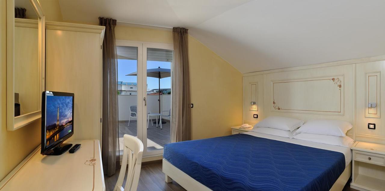 ריצ'יונה Hotel Marilena מראה חיצוני תמונה