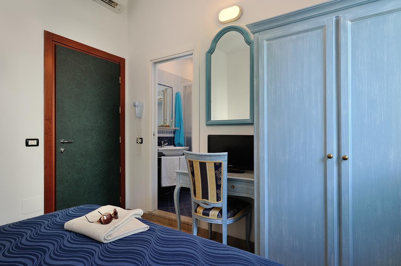 ריצ'יונה Hotel Marilena מראה חיצוני תמונה