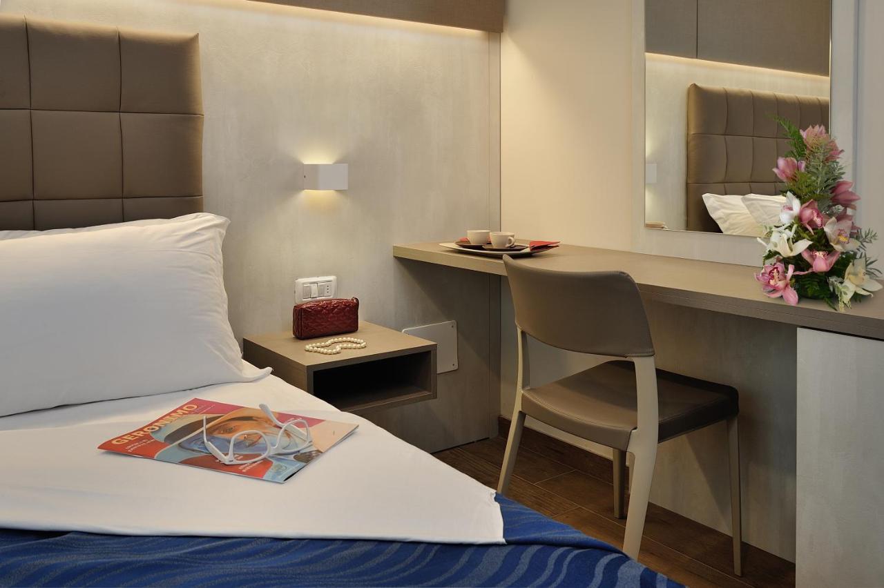 ריצ'יונה Hotel Marilena מראה חיצוני תמונה