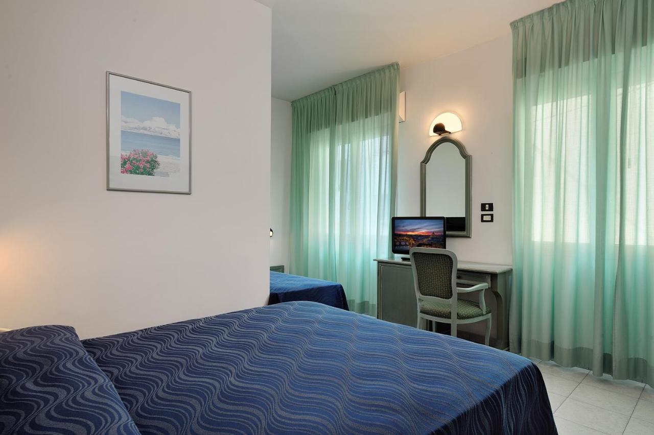 ריצ'יונה Hotel Marilena מראה חיצוני תמונה